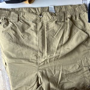 Men’s cargo shorts, tan, Bimini Bay, size 40